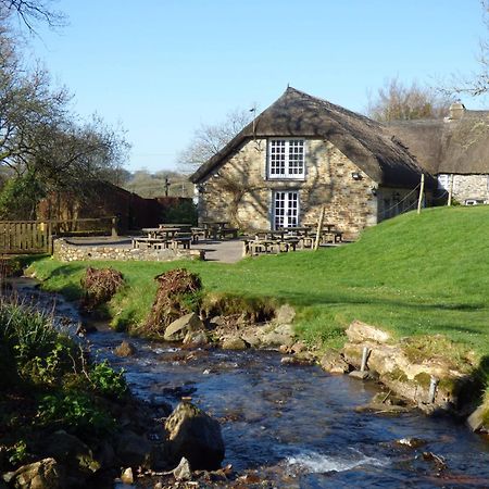 Bearslake Inn Bridestowe Eksteriør billede