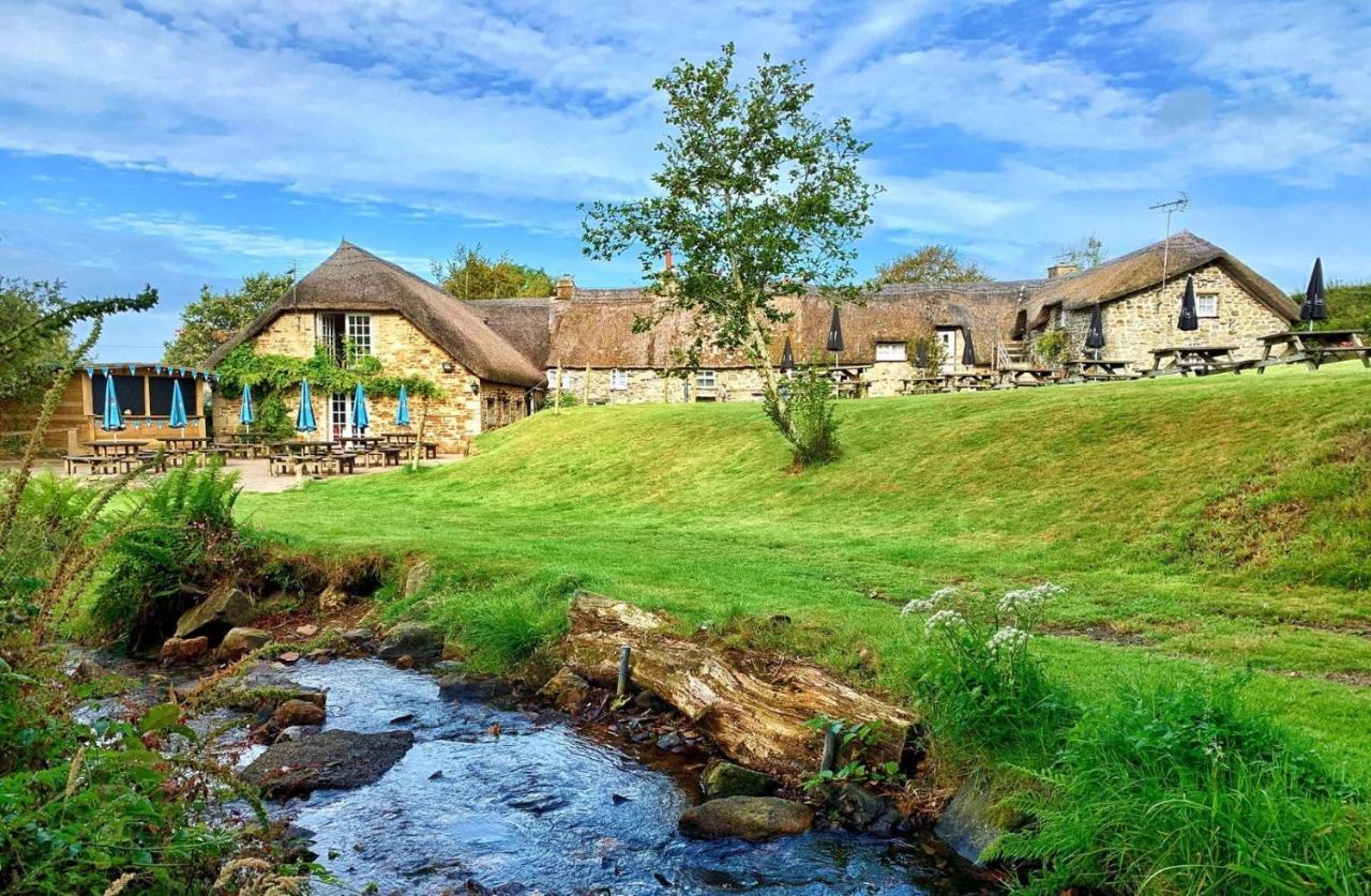 Bearslake Inn Bridestowe Eksteriør billede
