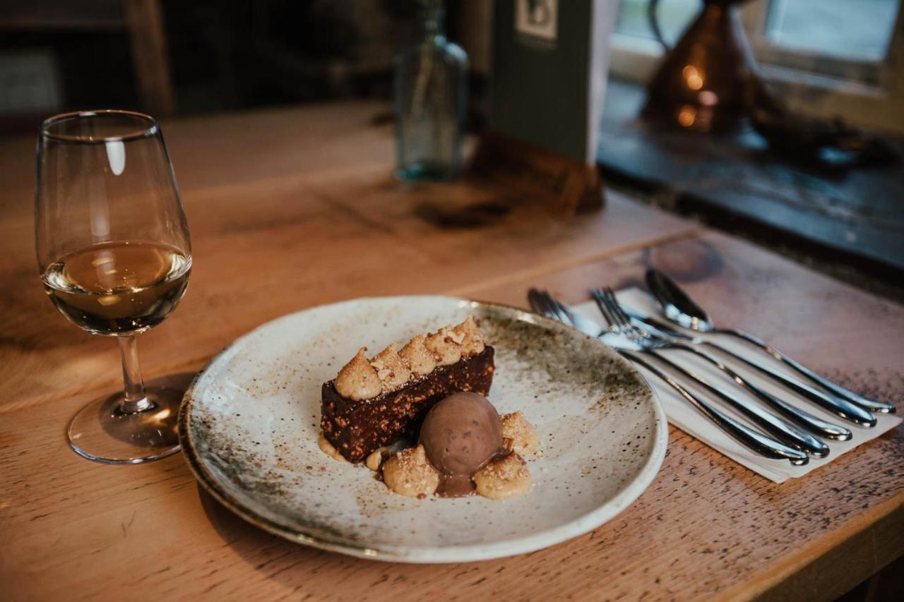 Bearslake Inn Bridestowe Eksteriør billede