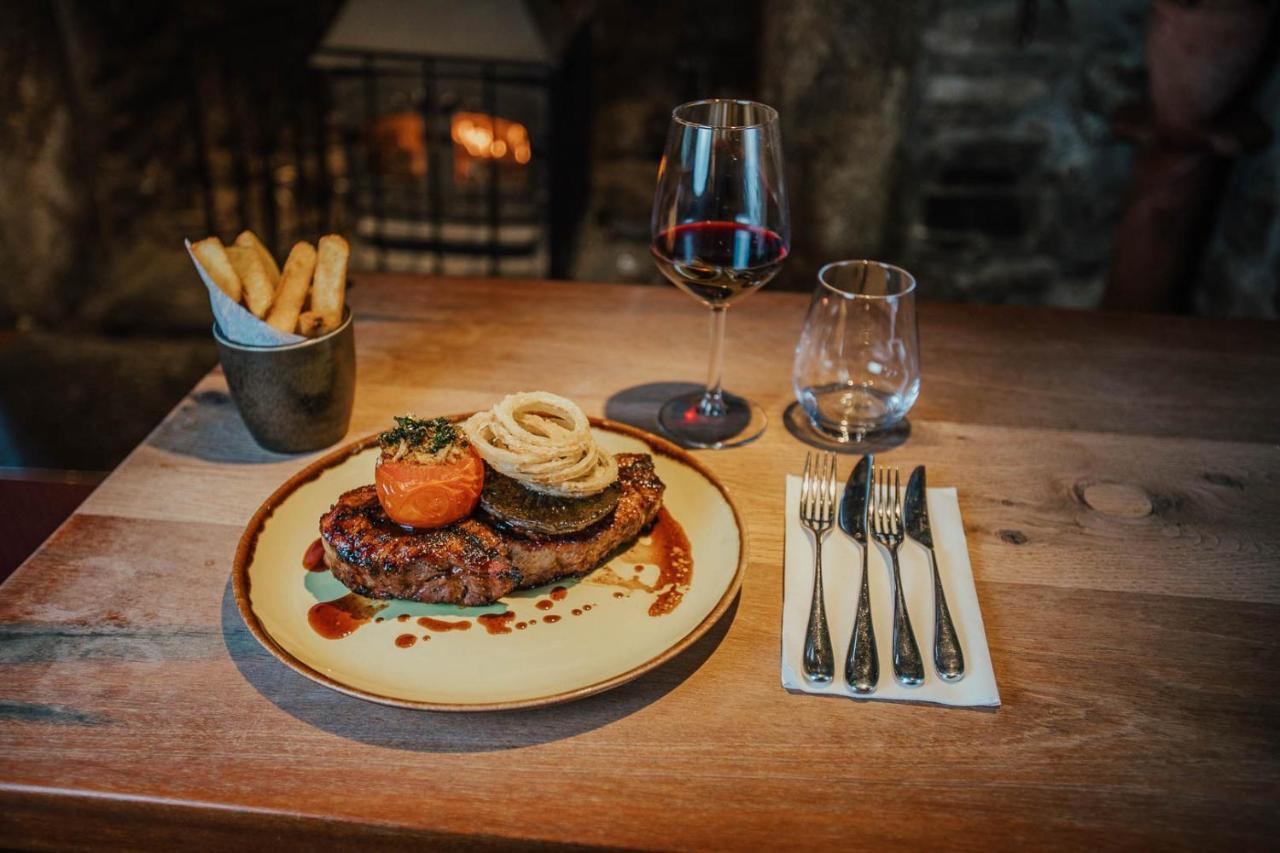 Bearslake Inn Bridestowe Eksteriør billede